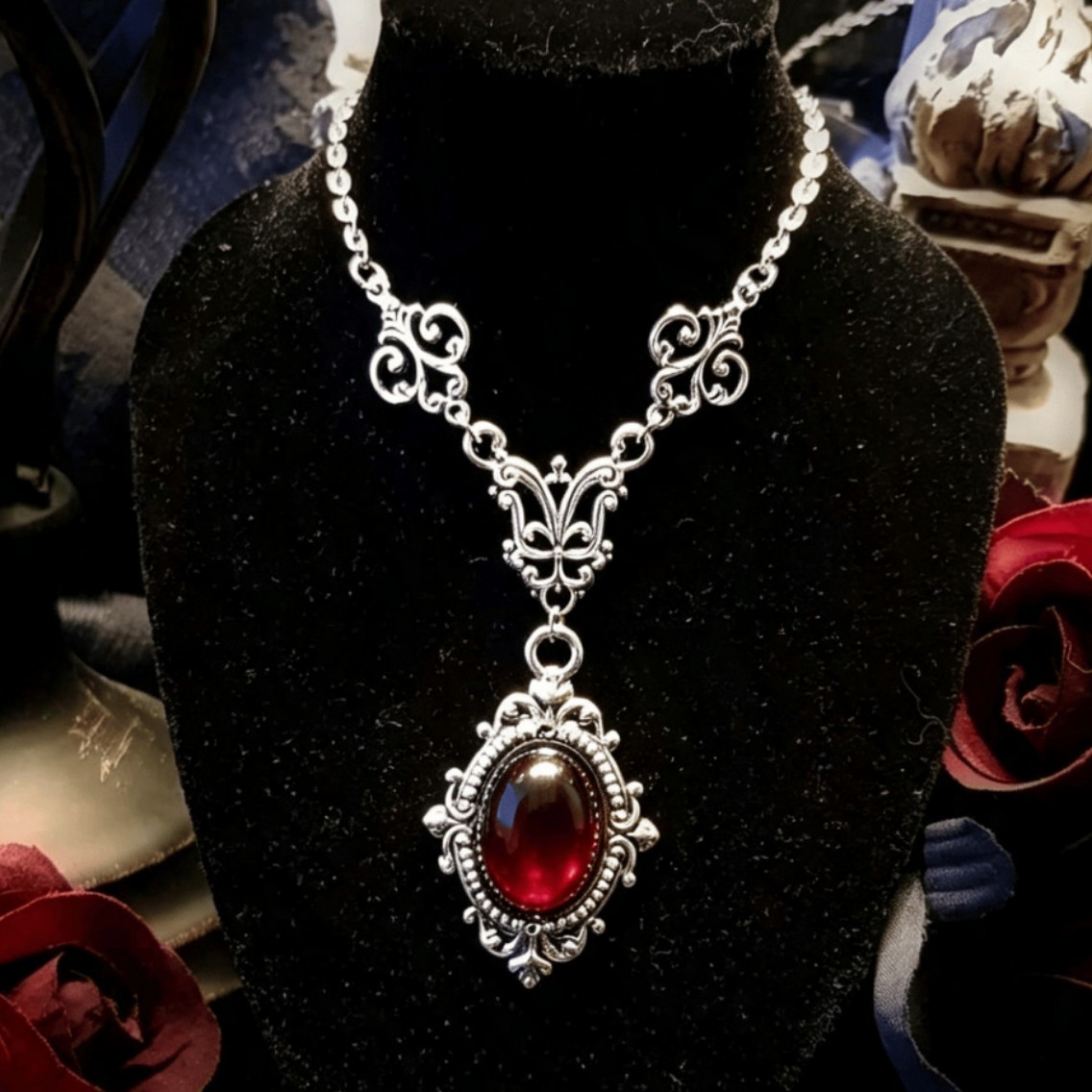 Colar Camafeu Vampiro, Camafeu - Women'S Victorian Accessories avaliação e preço