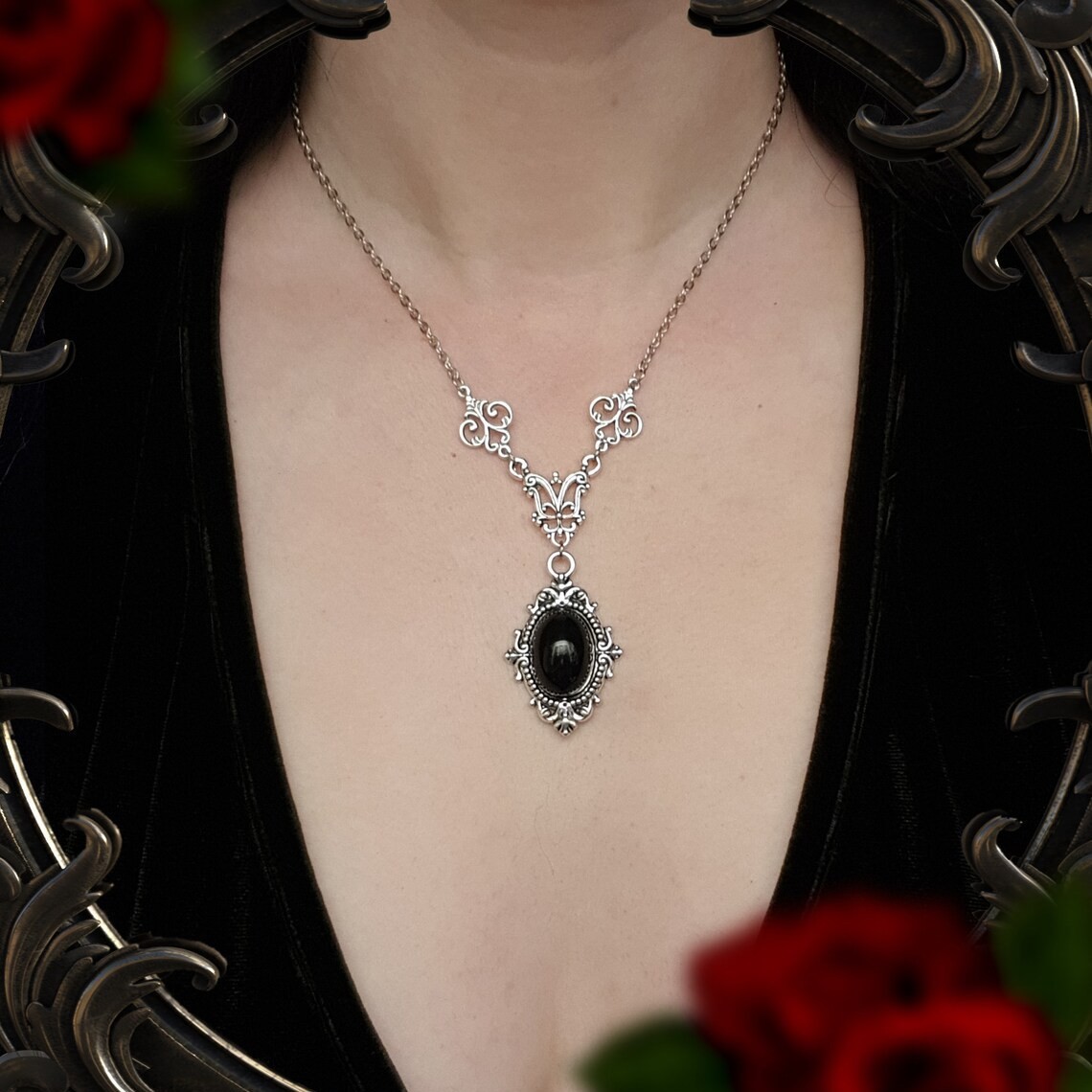 Colar Camafeu Vampiro, Camafeu - Women'S Victorian Accessories avaliação e preço